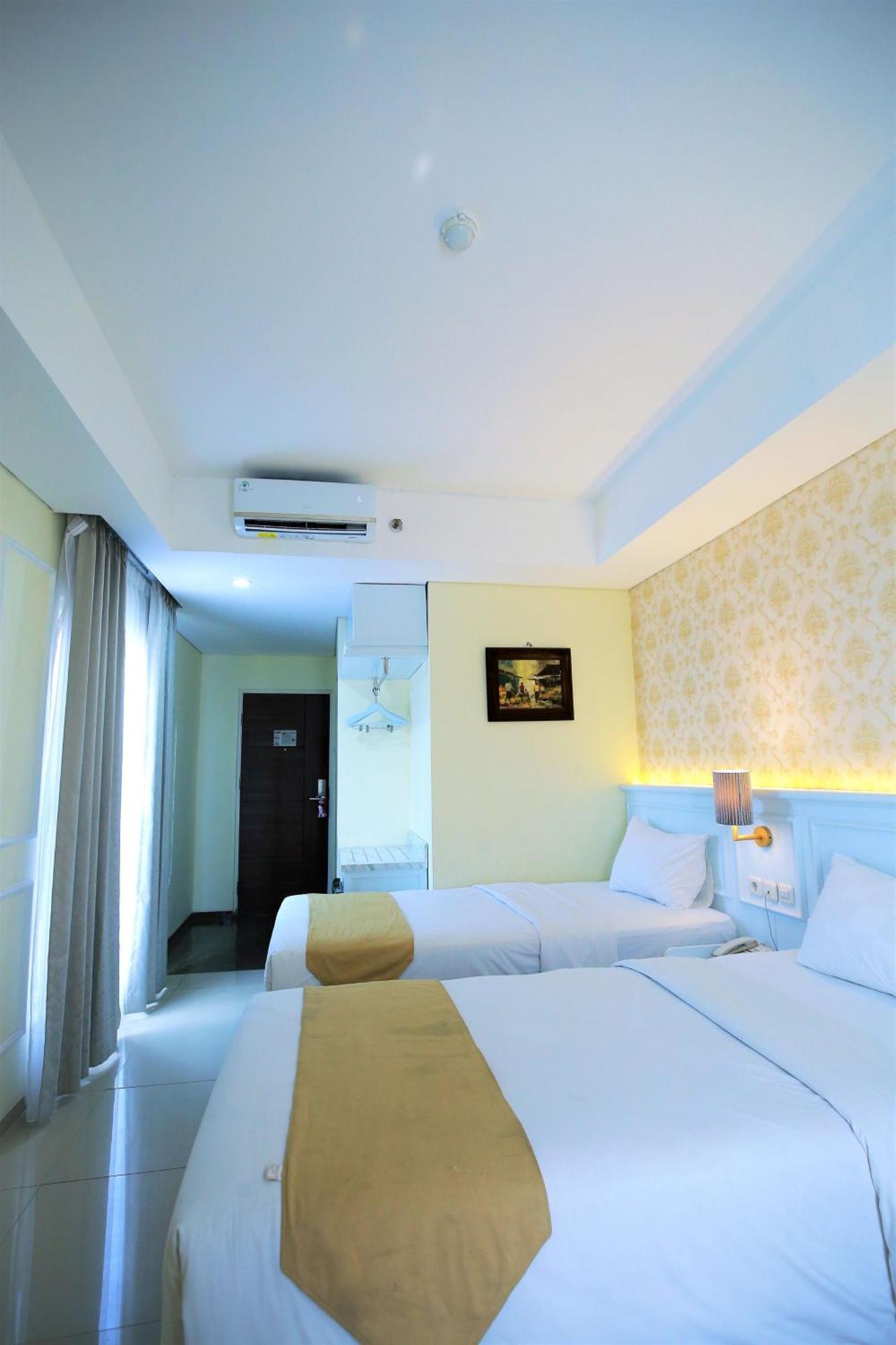 The Cube Hotel Malioboro, Azana Hotels Collection Yogyakarta Exterior foto
