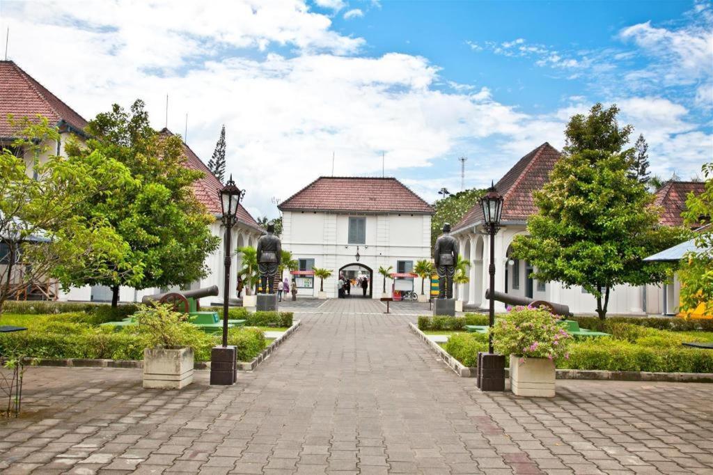 The Cube Hotel Malioboro, Azana Hotels Collection Yogyakarta Exterior foto