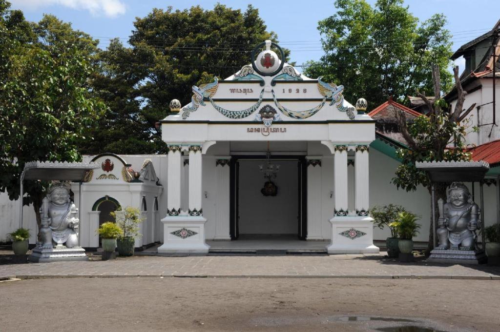 The Cube Hotel Malioboro, Azana Hotels Collection Yogyakarta Exterior foto