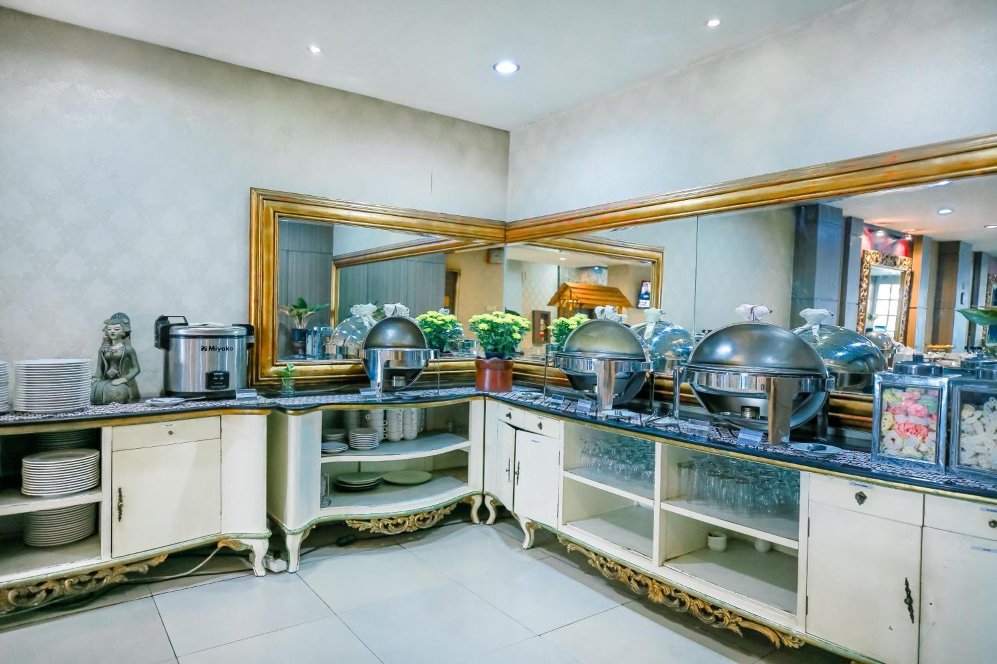The Cube Hotel Malioboro, Azana Hotels Collection Yogyakarta Exterior foto