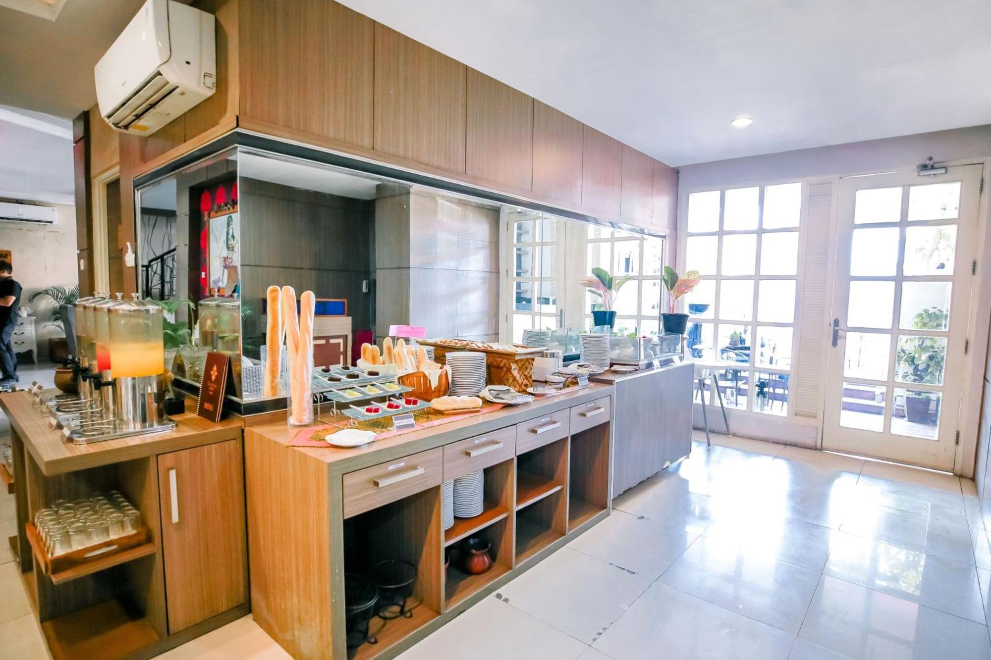 The Cube Hotel Malioboro, Azana Hotels Collection Yogyakarta Exterior foto